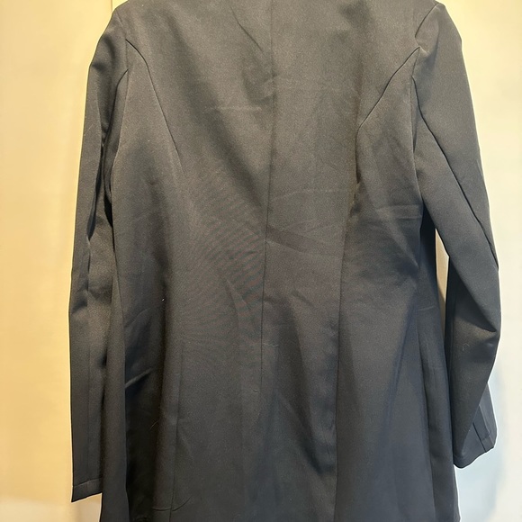 Elegant Double-Breasted Blazer in Navy - Picture 2 of 5